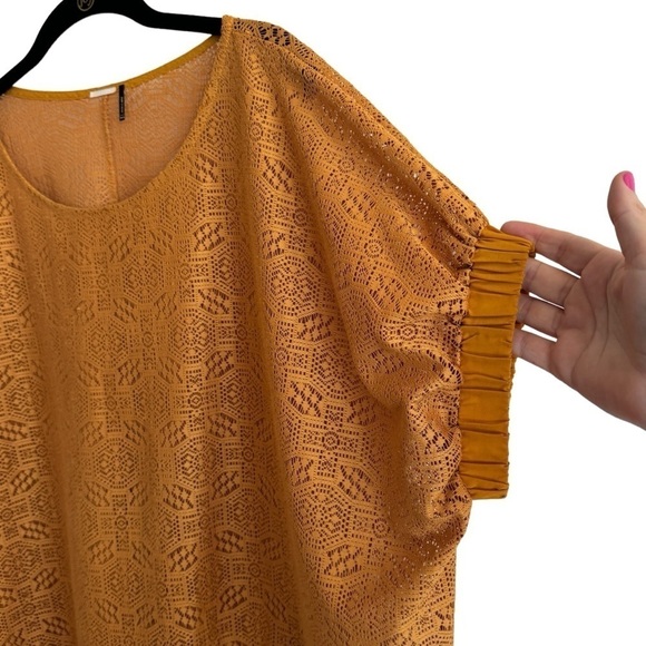 Akemi + Kin Golden Yellow Lace Boxy Top, Size XS/S - Picture 5 of 9